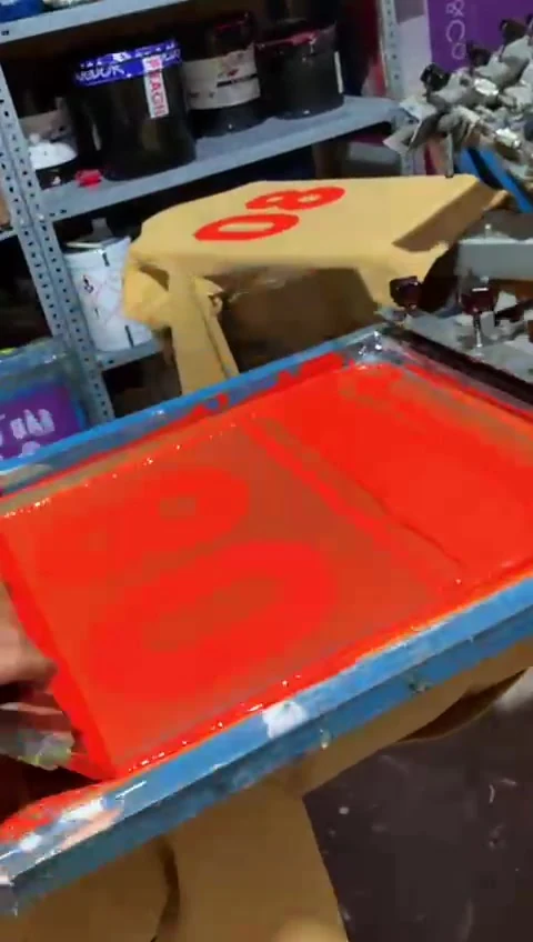 Producción real de una prenda para un proyecto universitario