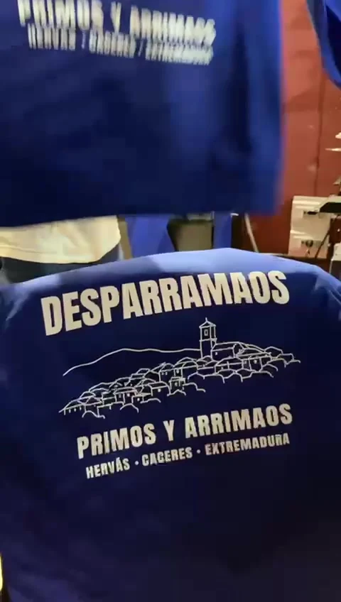 Trabajo real de impresión textil para un pedido corporativo